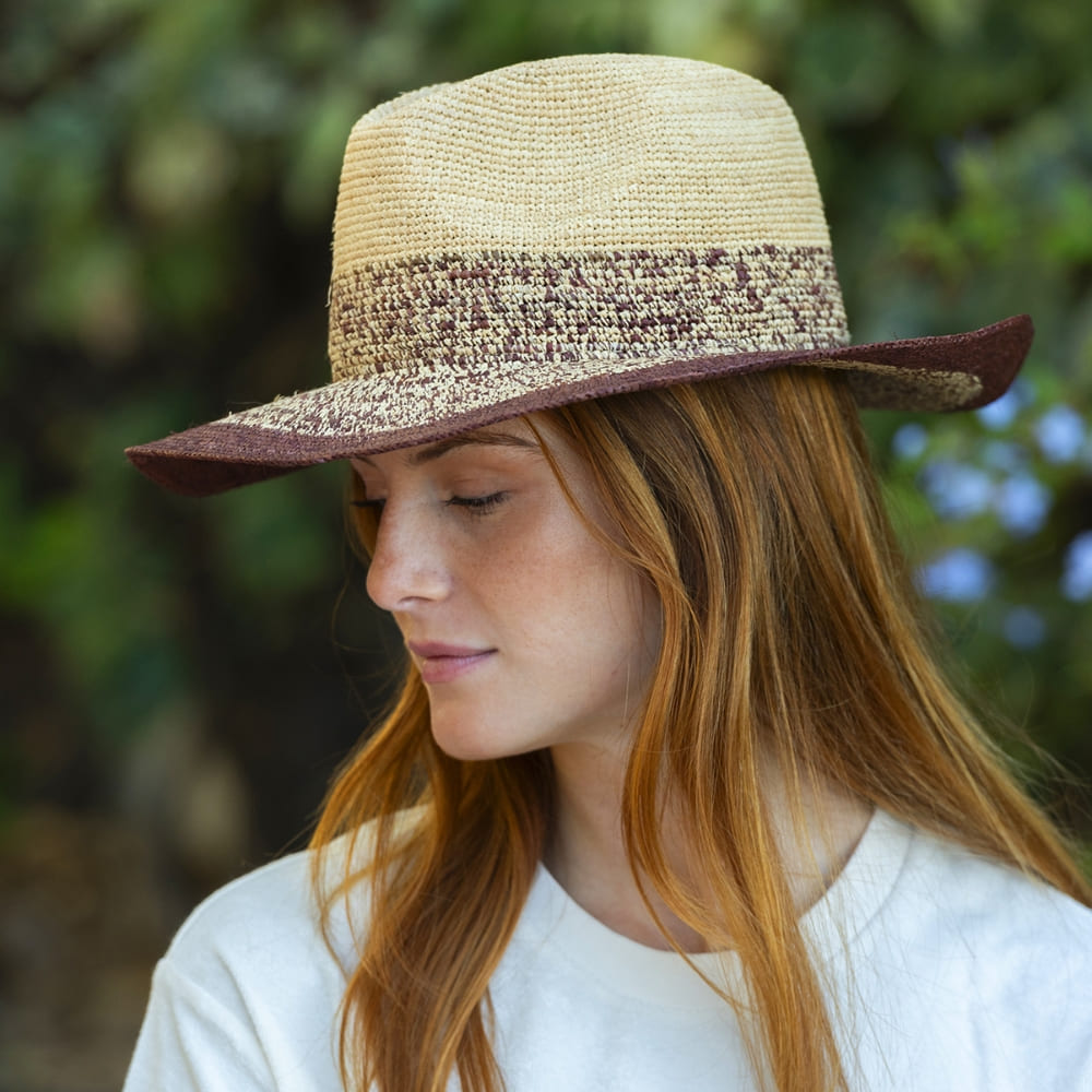 Floppy hat raffia