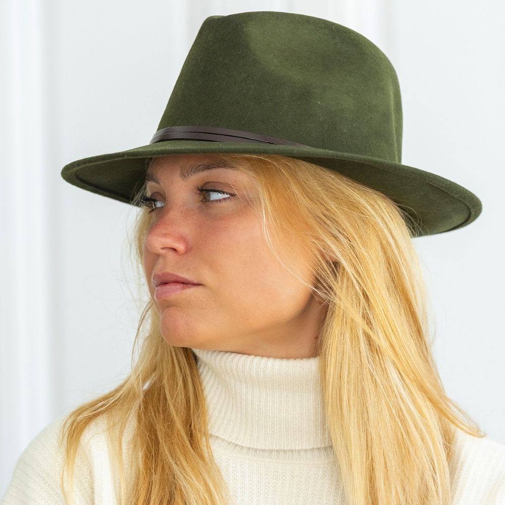 Felt fedora hat leather strop, stitched brim