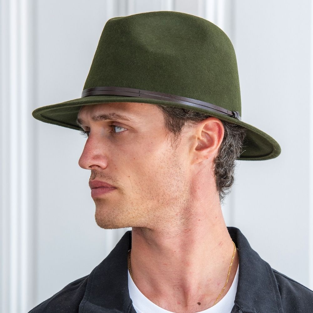 Felt fedora hat leather strop, stitched brim