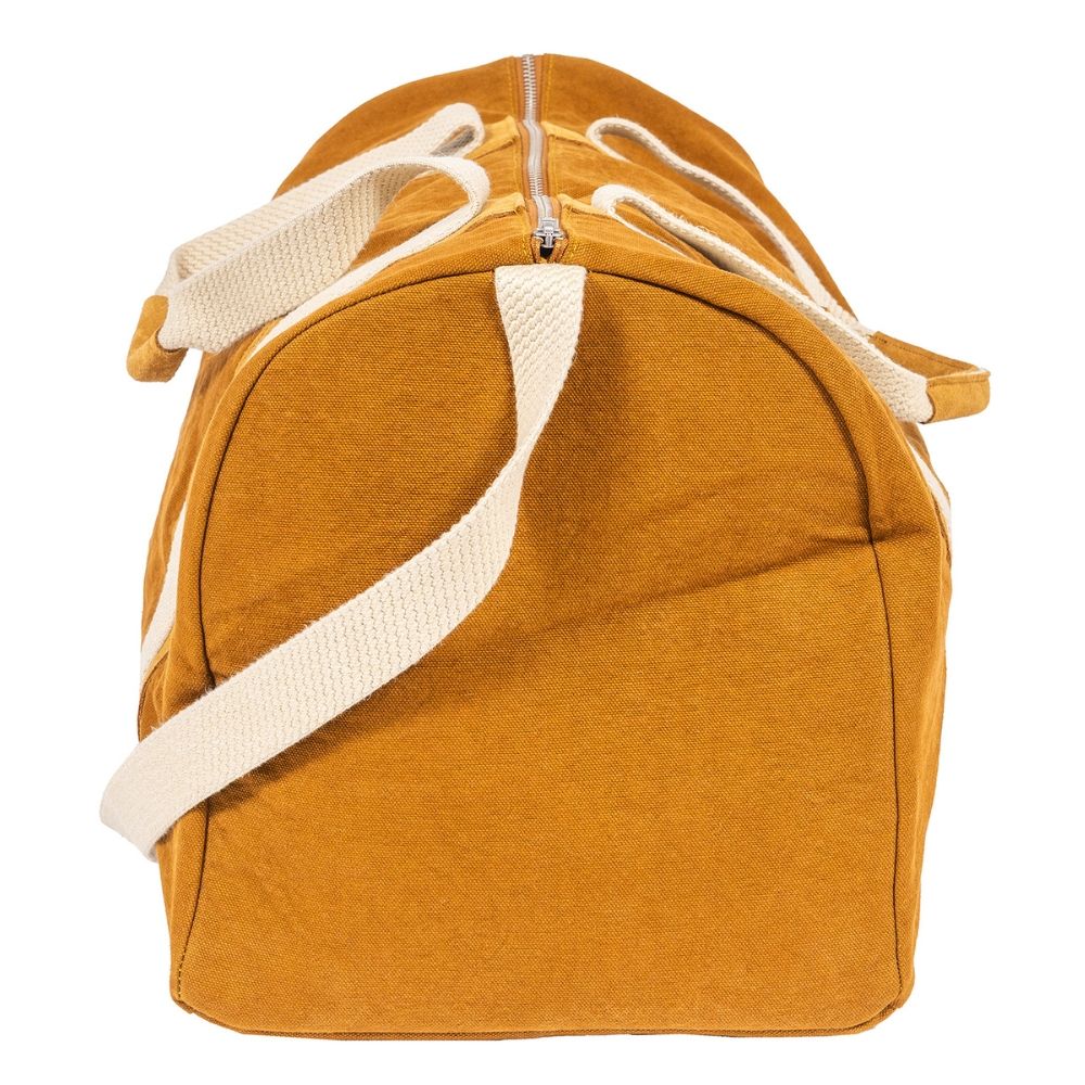 Duffle bag with zipper