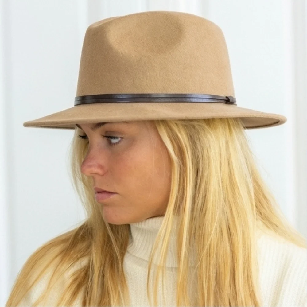 Felt fedora hat leather strop, stitched brim