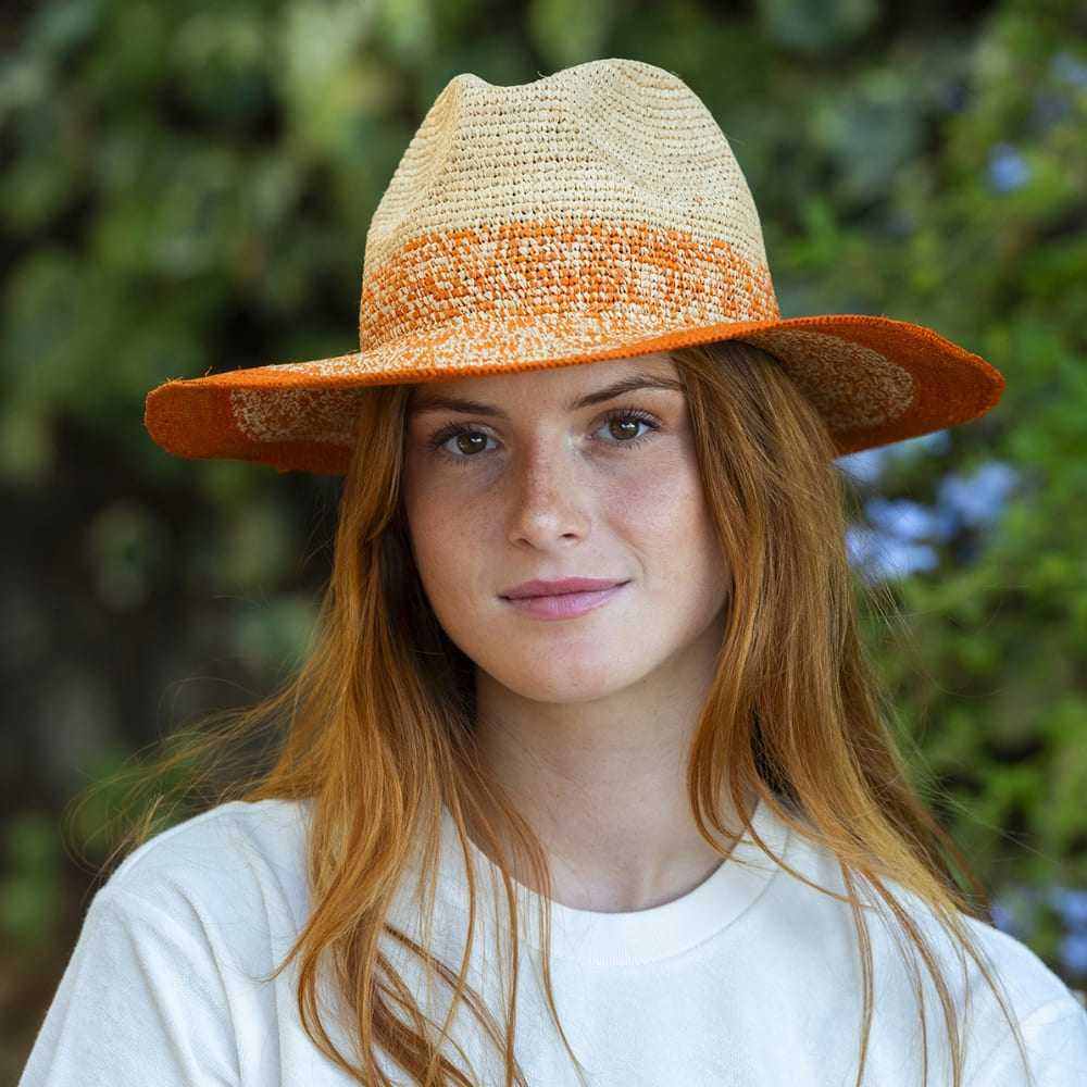 Floppy hat raffia