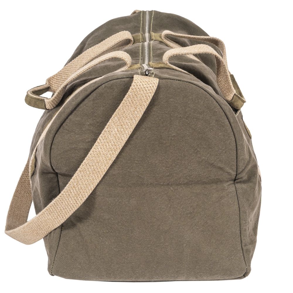 Duffle bag with zipper