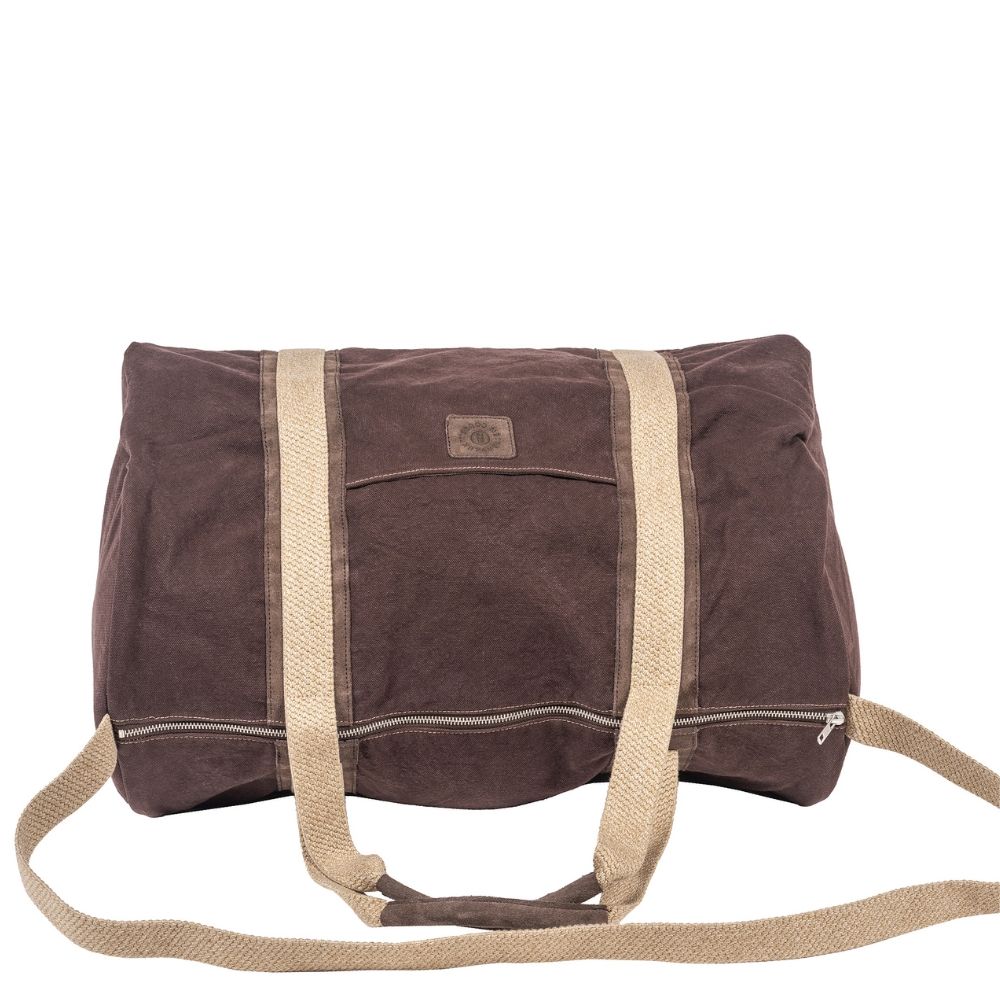 Duffle bag with zipper
