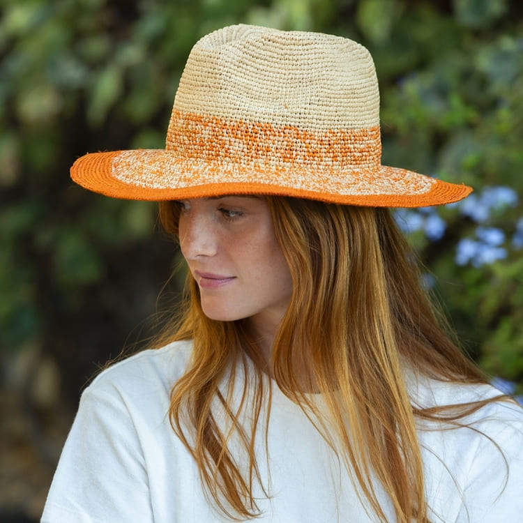 Floppy hat raffia