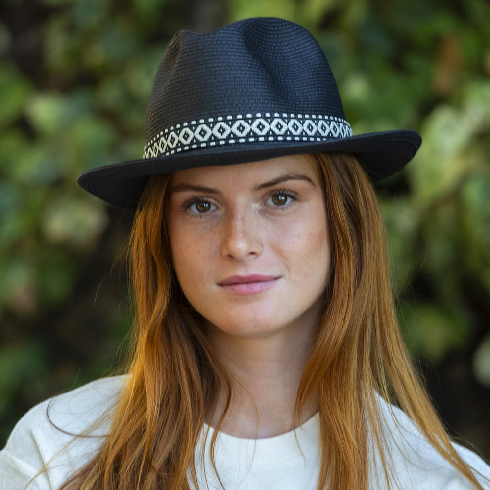 Paper hat small ribbon