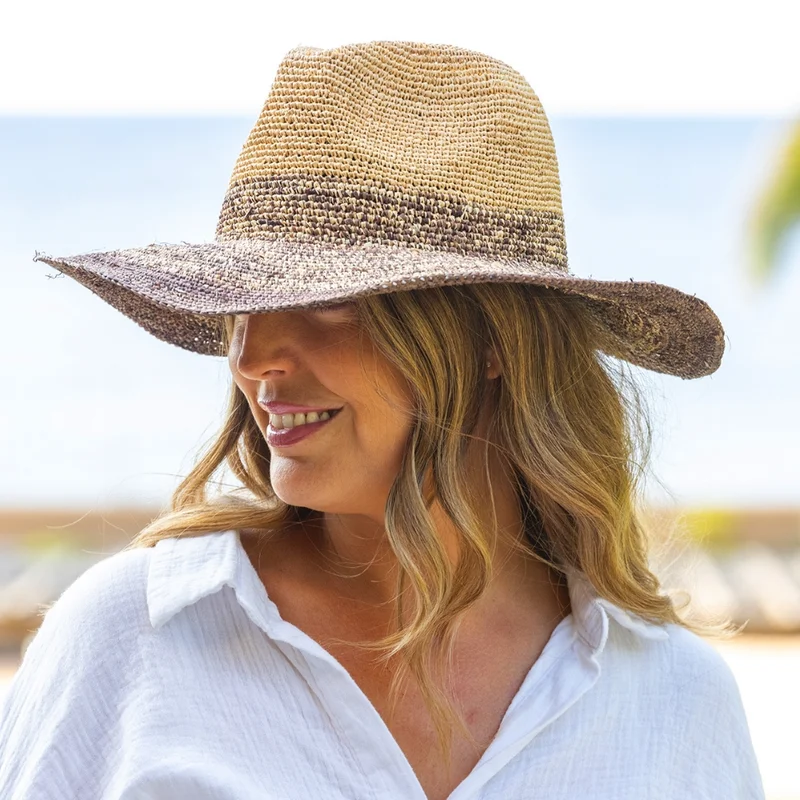 Floppy hat raffia