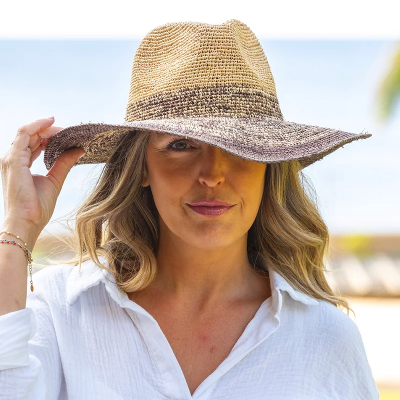 Floppy hat raffia