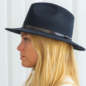 Felt fedora hat leather strop, stitched brim